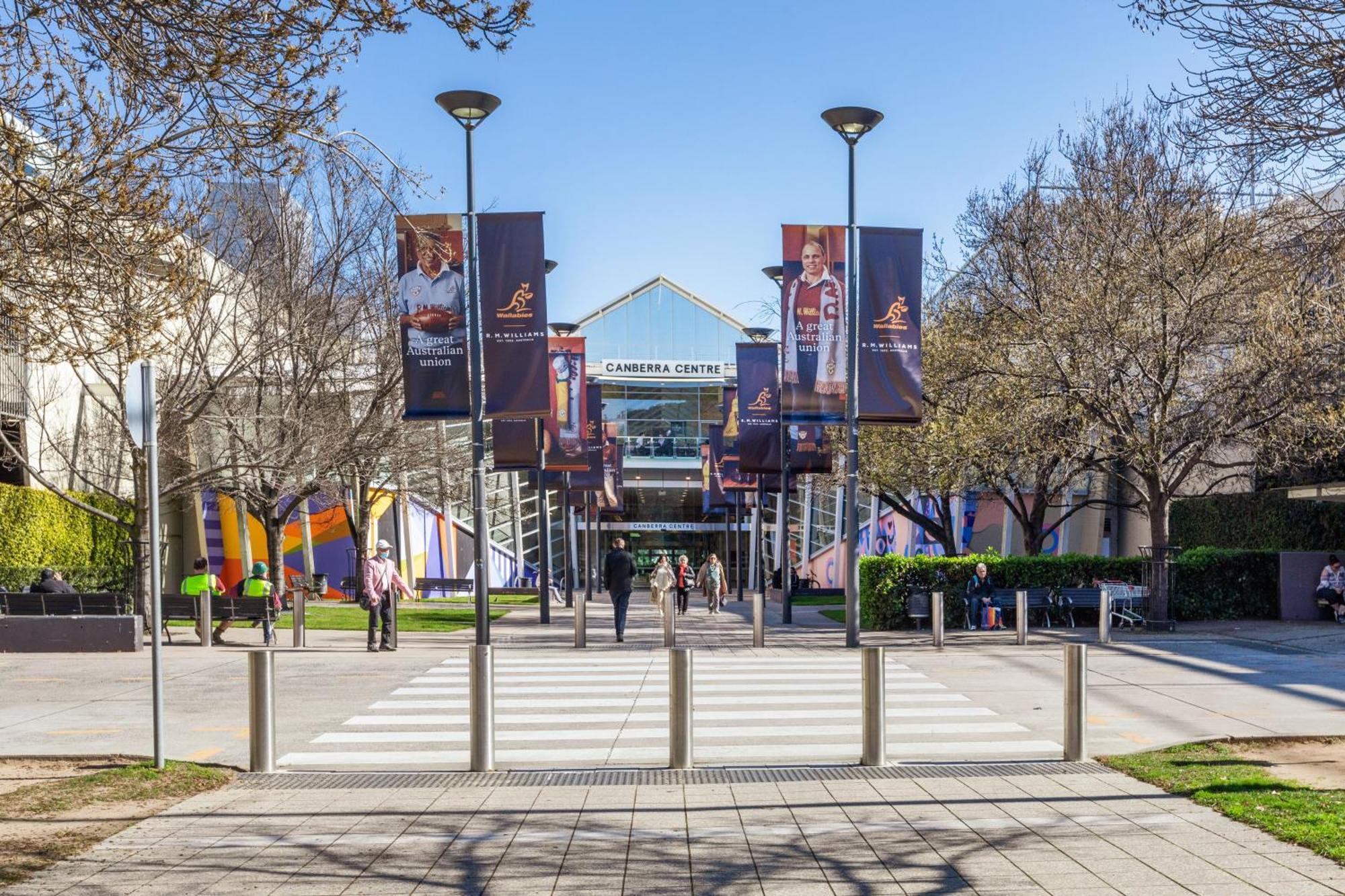Dana-private In A Shared Duplex -1 * Canberra